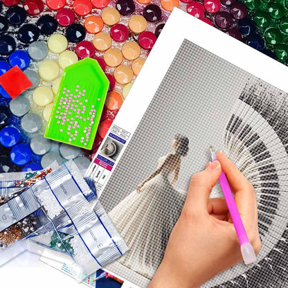 White dress - Full Round Diamond Painting -40x40cm